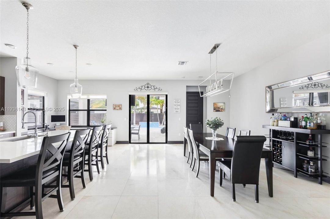 待售: $1,099,999 (3 贝兹, 2 浴室, 2214 平方英尺)