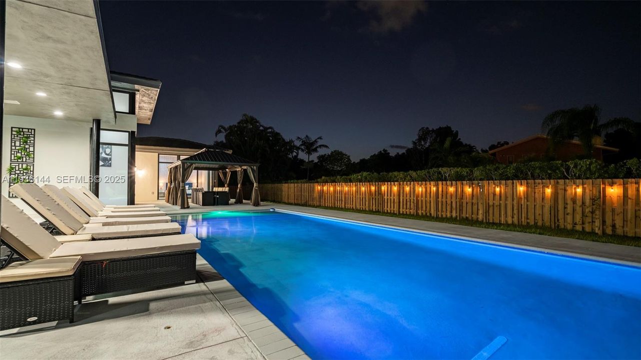 En Renta: $24,995 (8 camas, 7 baños, 5231 Pies cuadrados)