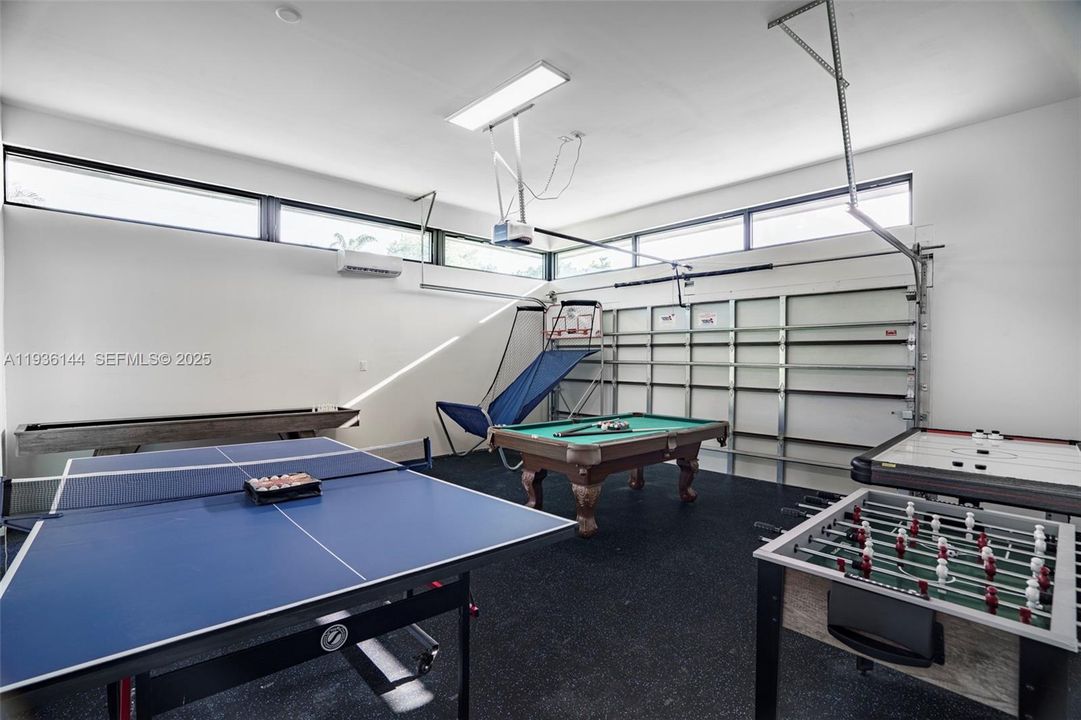 En Renta: $24,995 (8 camas, 7 baños, 5231 Pies cuadrados)