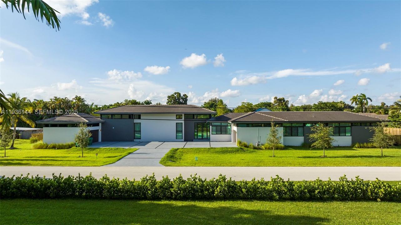 En Renta: $24,995 (8 camas, 7 baños, 5231 Pies cuadrados)