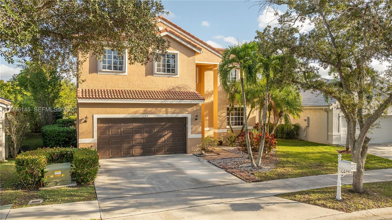 For Sale: $899,990 (5 beds, 3 baths, 2941 Square Feet)