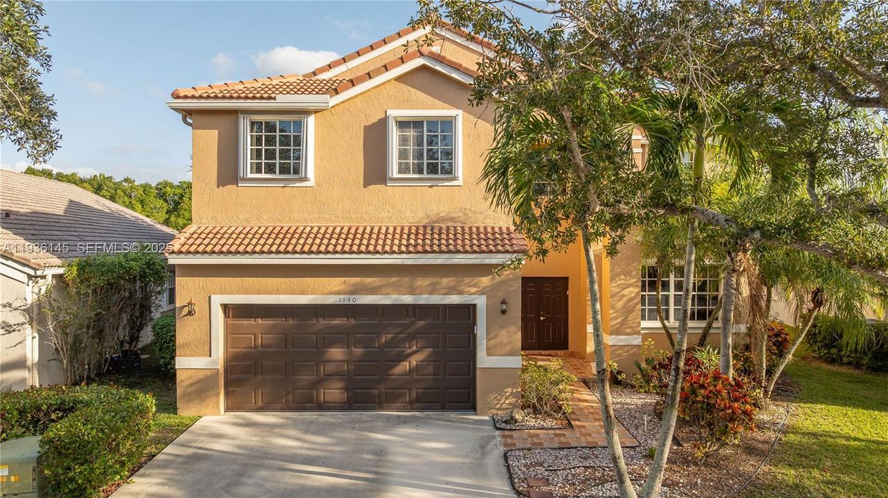 For Sale: $899,990 (5 beds, 3 baths, 2941 Square Feet)