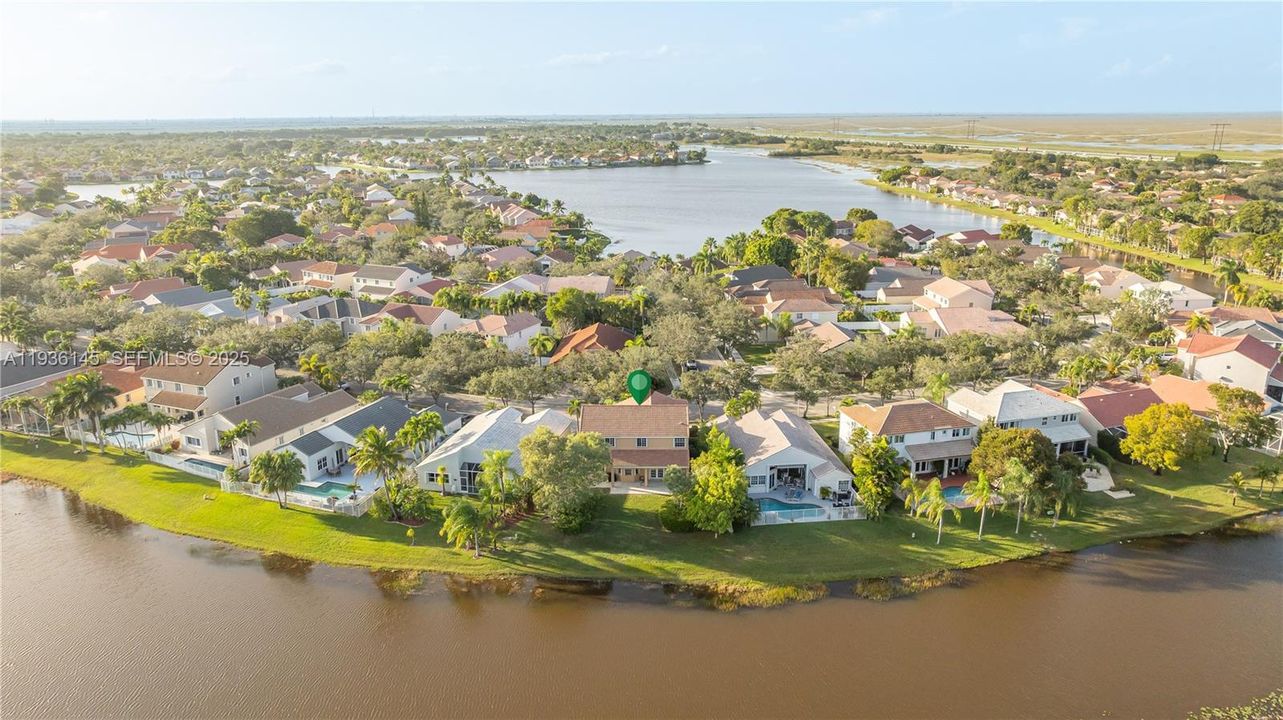 For Sale: $899,990 (5 beds, 3 baths, 2941 Square Feet)