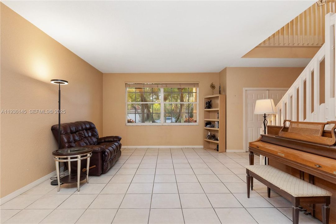 For Sale: $899,990 (5 beds, 3 baths, 2941 Square Feet)