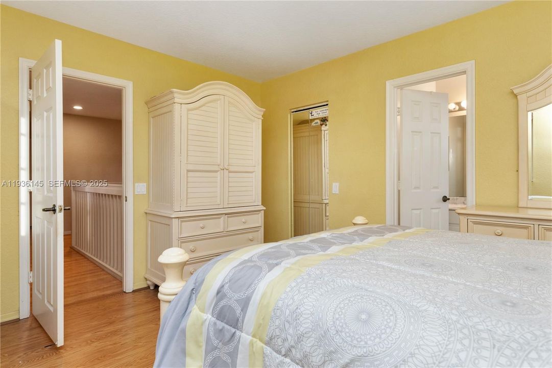 For Sale: $899,990 (5 beds, 3 baths, 2941 Square Feet)