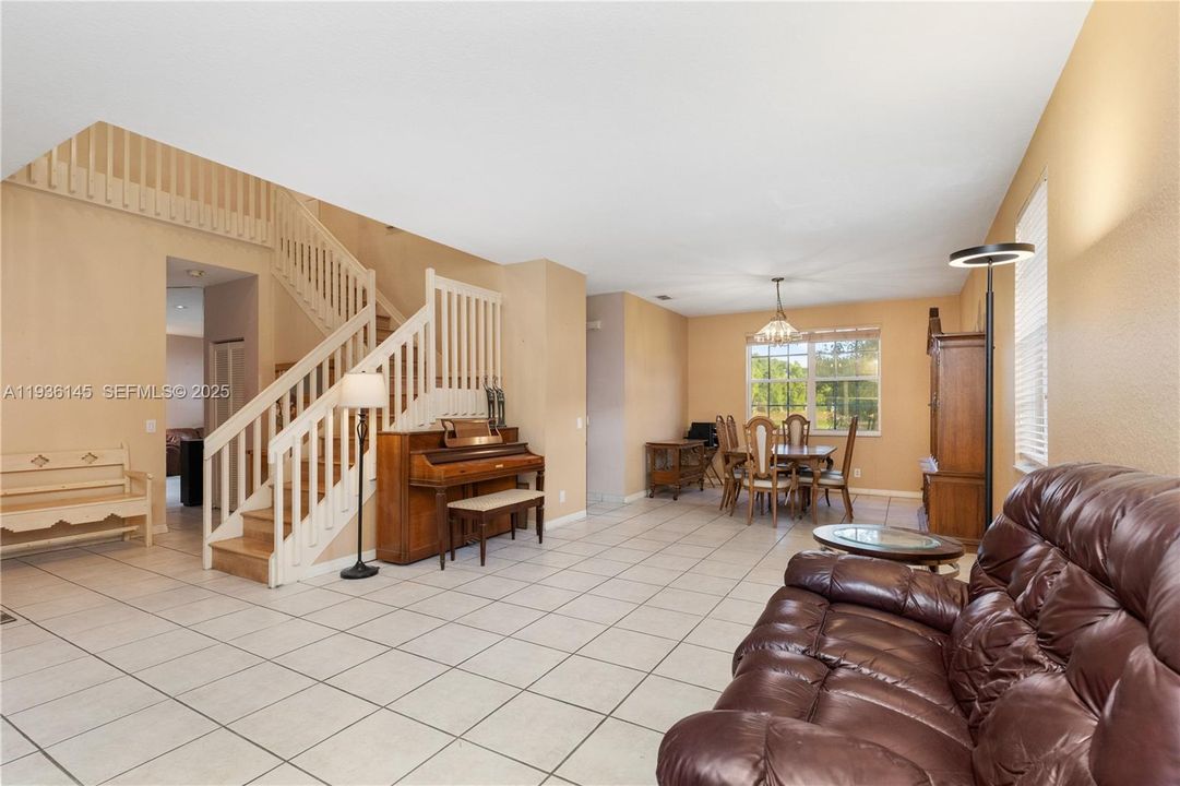 For Sale: $899,990 (5 beds, 3 baths, 2941 Square Feet)