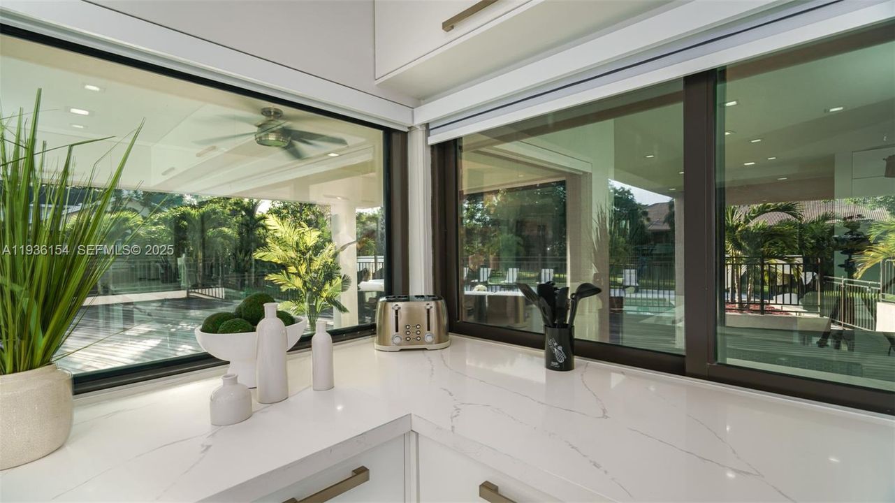 For Sale: $3,399,000 (9 beds, 6 baths, 8582 Square Feet)