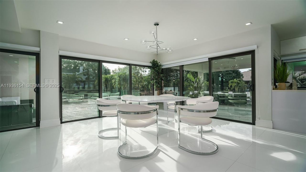 For Sale: $3,399,000 (9 beds, 6 baths, 8582 Square Feet)