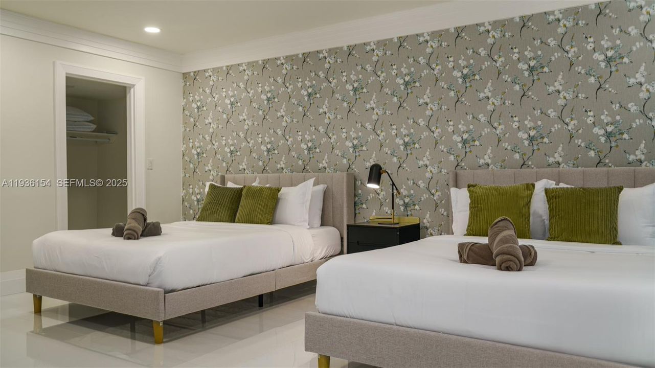 For Sale: $3,399,000 (9 beds, 6 baths, 8582 Square Feet)