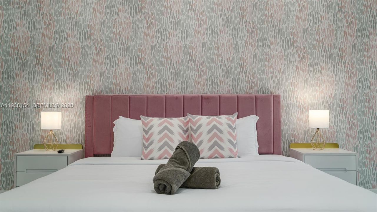 For Sale: $3,399,000 (9 beds, 6 baths, 8582 Square Feet)