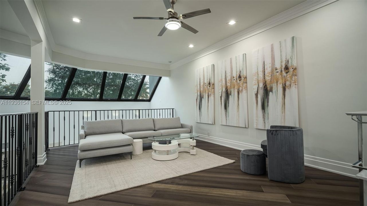 For Sale: $3,399,000 (9 beds, 6 baths, 8582 Square Feet)