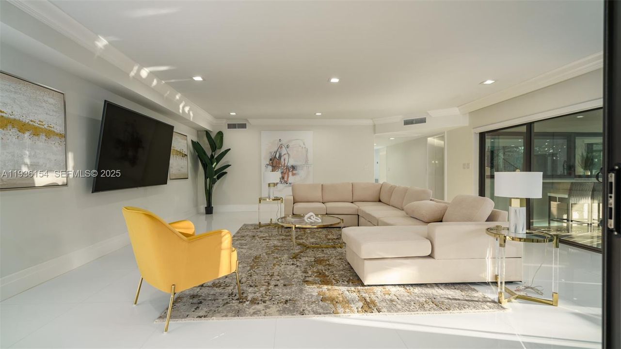 For Sale: $3,399,000 (9 beds, 6 baths, 8582 Square Feet)