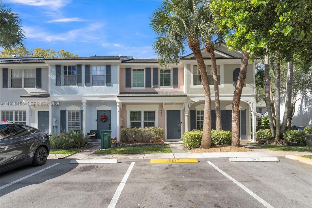 For Sale: $340,000 (2 beds, 2 baths, 1110 Square Feet)