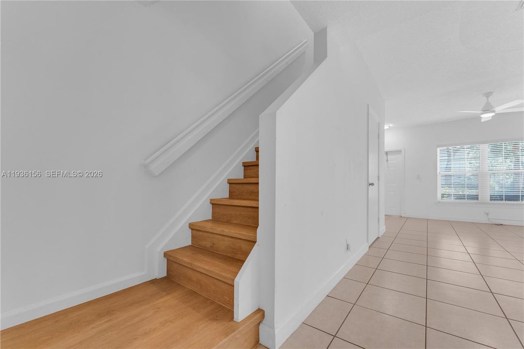 For Sale: $340,000 (2 beds, 2 baths, 1110 Square Feet)