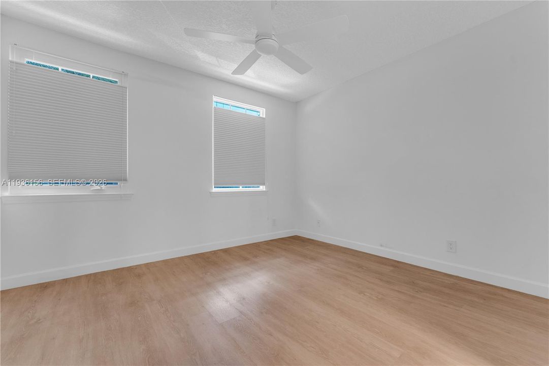 For Sale: $340,000 (2 beds, 2 baths, 1110 Square Feet)