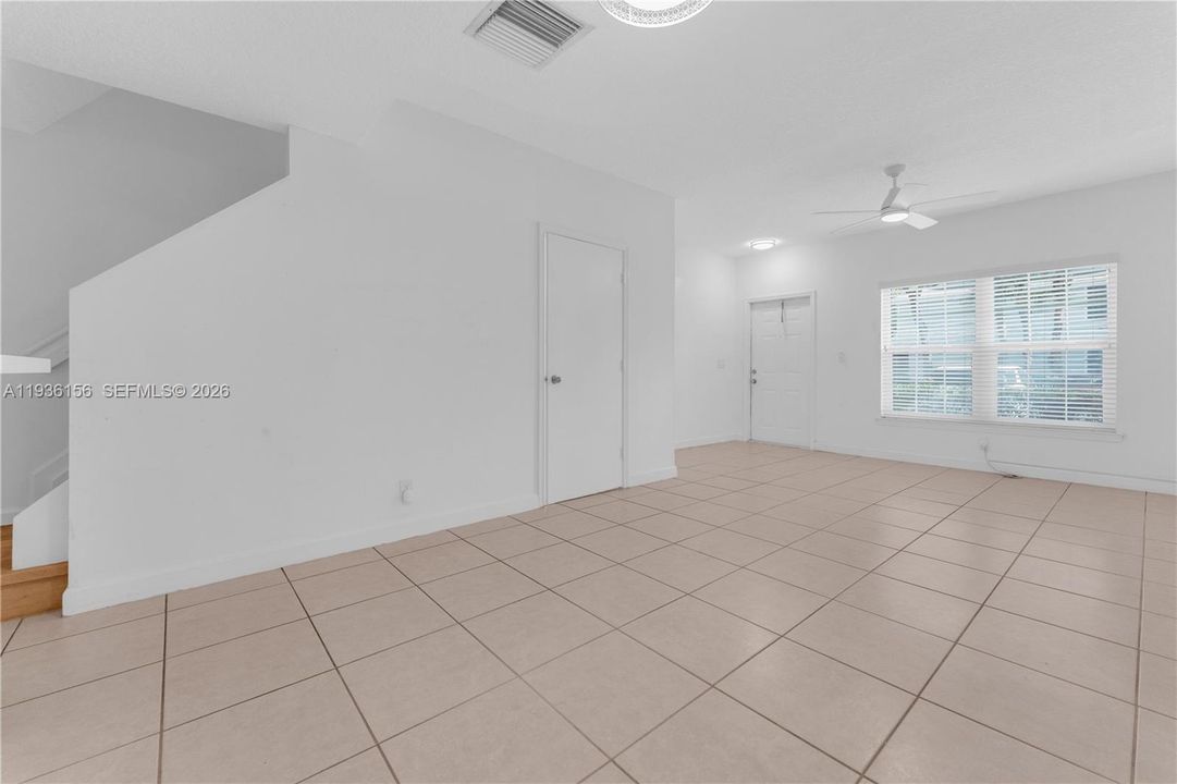 For Sale: $340,000 (2 beds, 2 baths, 1110 Square Feet)