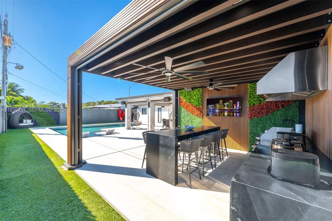 待售: $1,300,000 (4 贝兹, 3 浴室, 2004 平方英尺)