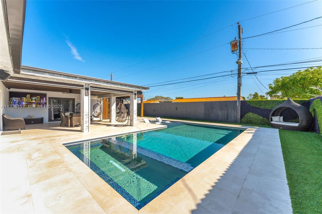 待售: $1,300,000 (4 贝兹, 3 浴室, 2004 平方英尺)