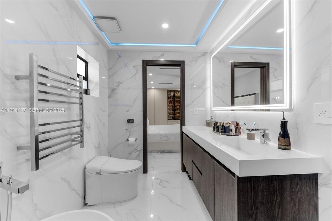 待售: $1,300,000 (4 贝兹, 3 浴室, 2004 平方英尺)