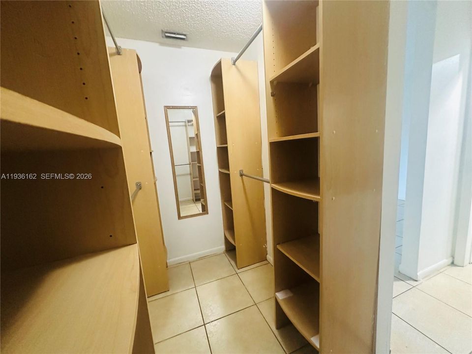 For Rent: $2,700 (3 beds, 2 baths, 1115 Square Feet)