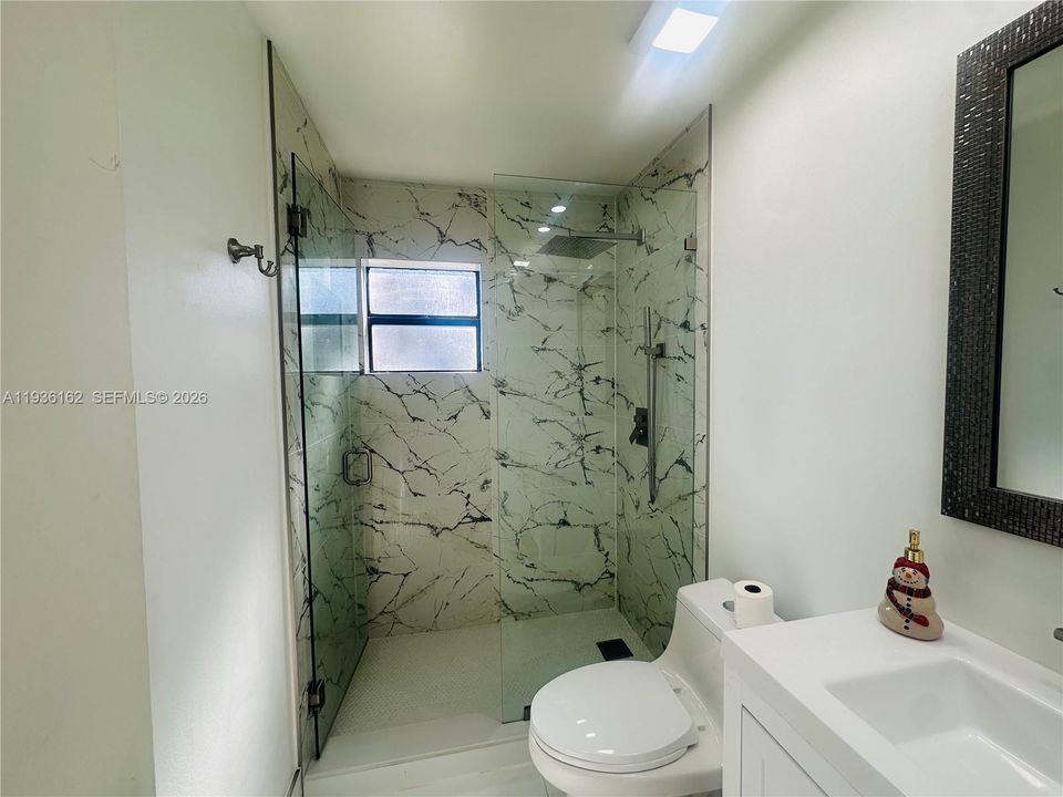 For Rent: $2,700 (3 beds, 2 baths, 1115 Square Feet)