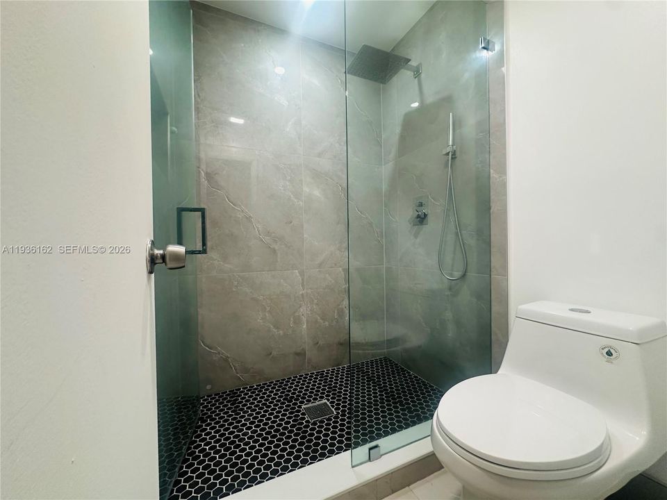 For Rent: $2,700 (3 beds, 2 baths, 1115 Square Feet)