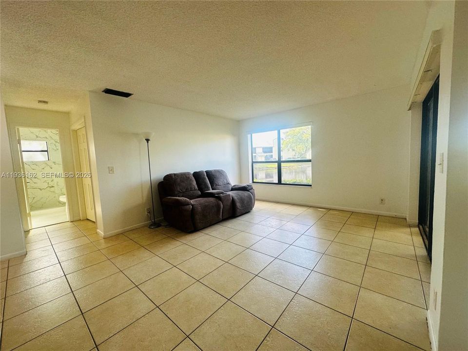 For Rent: $2,700 (3 beds, 2 baths, 1115 Square Feet)