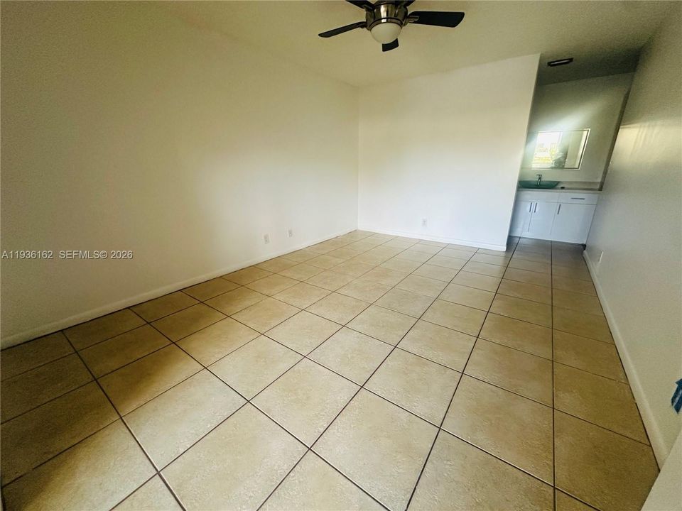 For Rent: $2,700 (3 beds, 2 baths, 1115 Square Feet)