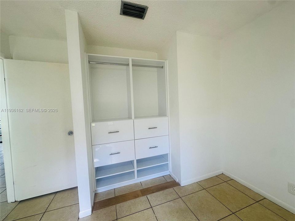 For Rent: $2,700 (3 beds, 2 baths, 1115 Square Feet)