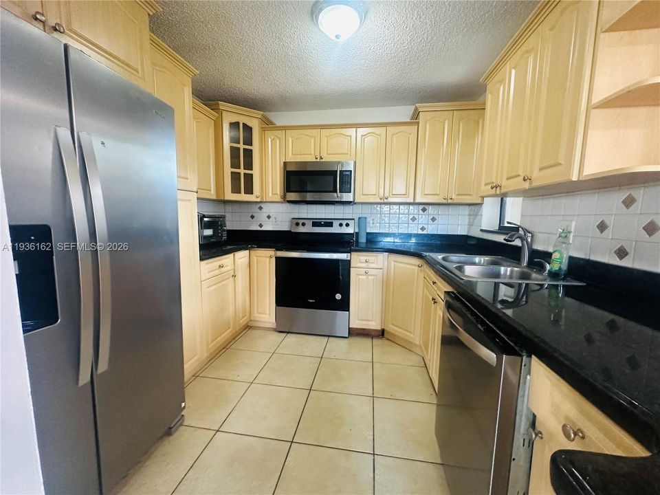 For Rent: $2,700 (3 beds, 2 baths, 1115 Square Feet)