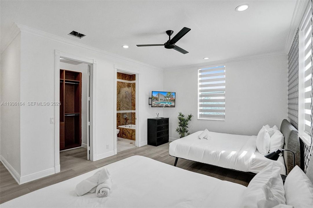 En Renta: $23,995 (9 camas, 6 baños, 8368 Pies cuadrados)