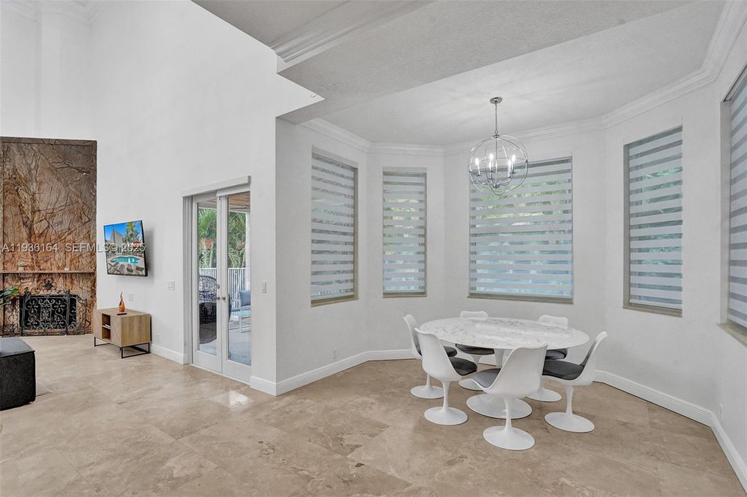 En Renta: $23,995 (9 camas, 6 baños, 8368 Pies cuadrados)