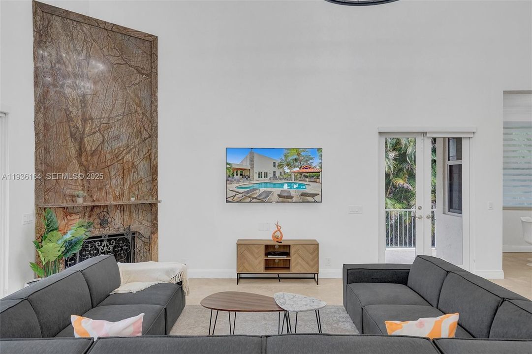 En Renta: $23,995 (9 camas, 6 baños, 8368 Pies cuadrados)