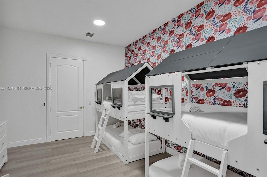 En Renta: $23,995 (9 camas, 6 baños, 8368 Pies cuadrados)