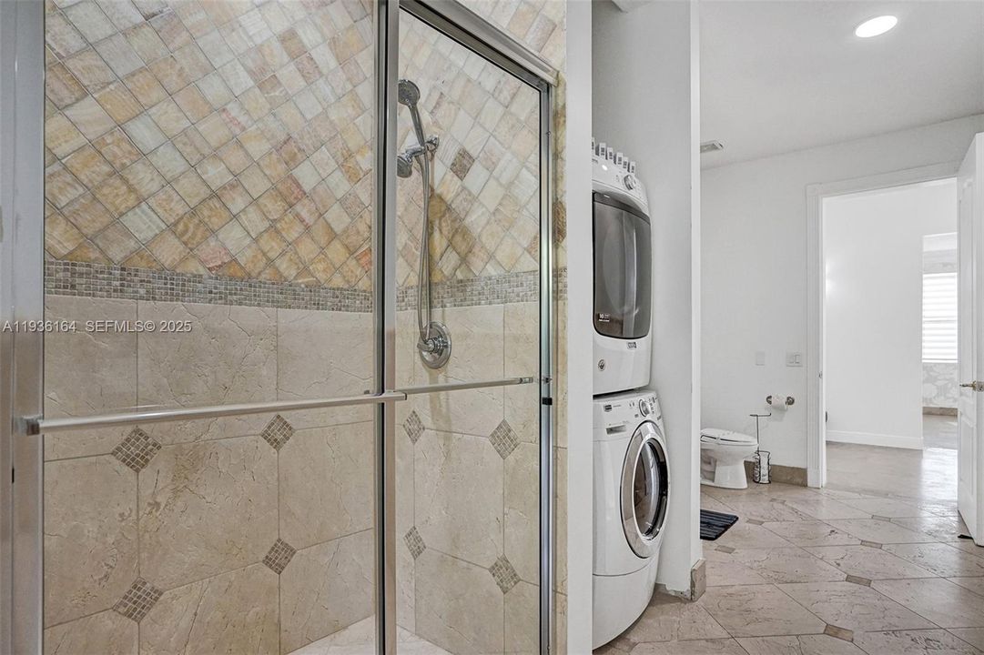 En Renta: $23,995 (9 camas, 6 baños, 8368 Pies cuadrados)