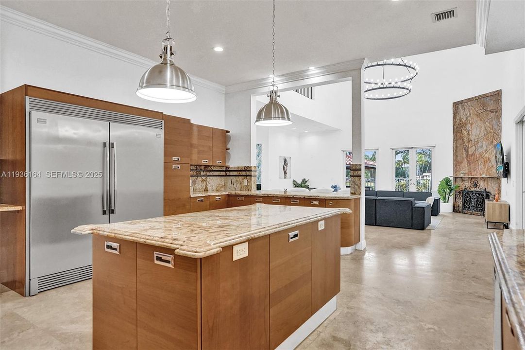 En Renta: $23,995 (9 camas, 6 baños, 8368 Pies cuadrados)