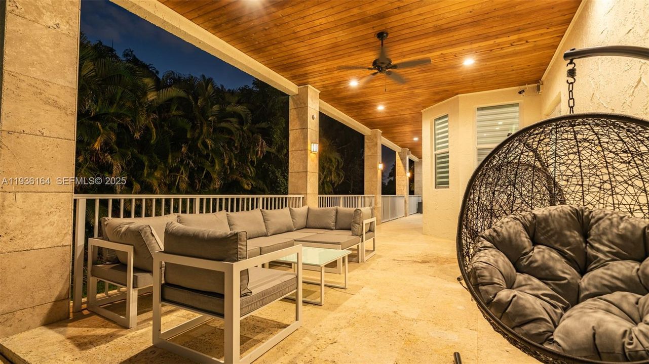 En Renta: $23,995 (9 camas, 6 baños, 8368 Pies cuadrados)