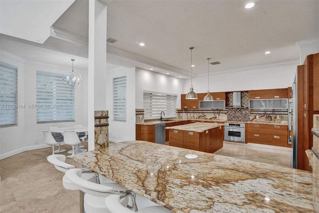 En Renta: $23,995 (9 camas, 6 baños, 8368 Pies cuadrados)