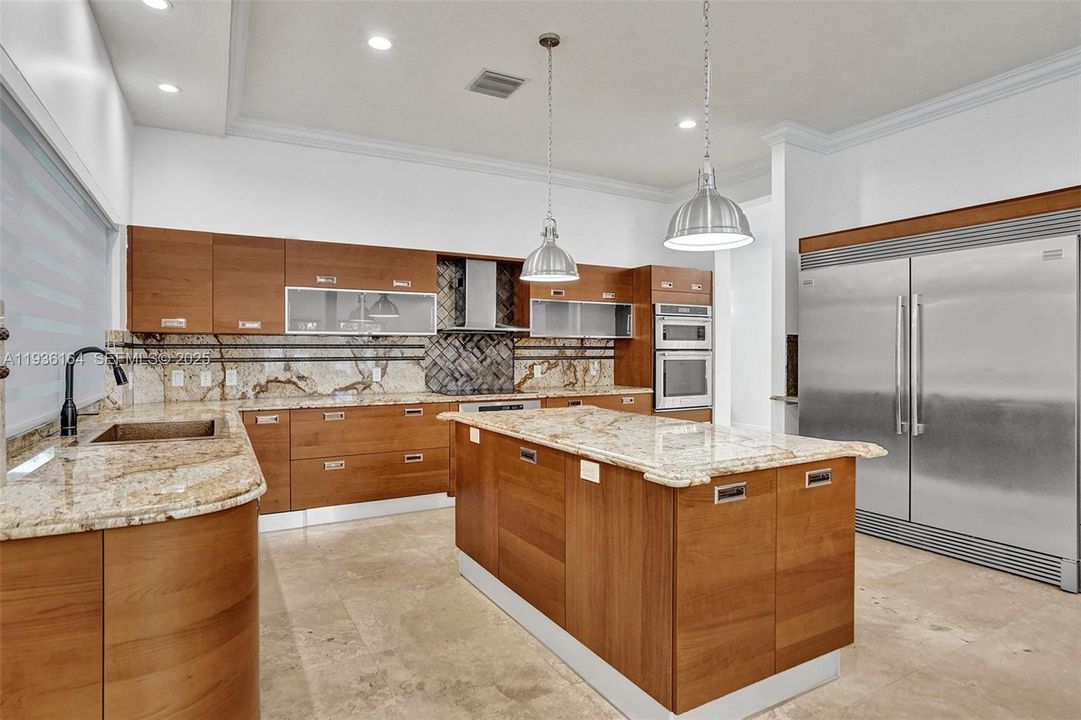 En Renta: $23,995 (9 camas, 6 baños, 8368 Pies cuadrados)