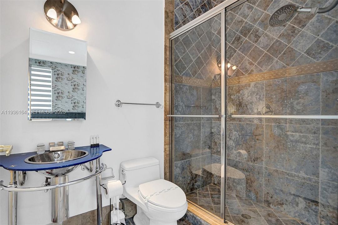 En Renta: $23,995 (9 camas, 6 baños, 8368 Pies cuadrados)