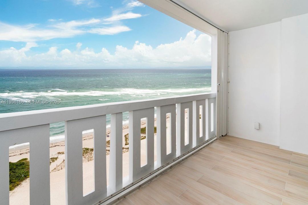 For Sale: $729,000 (2 beds, 2 baths, 1310 Square Feet)