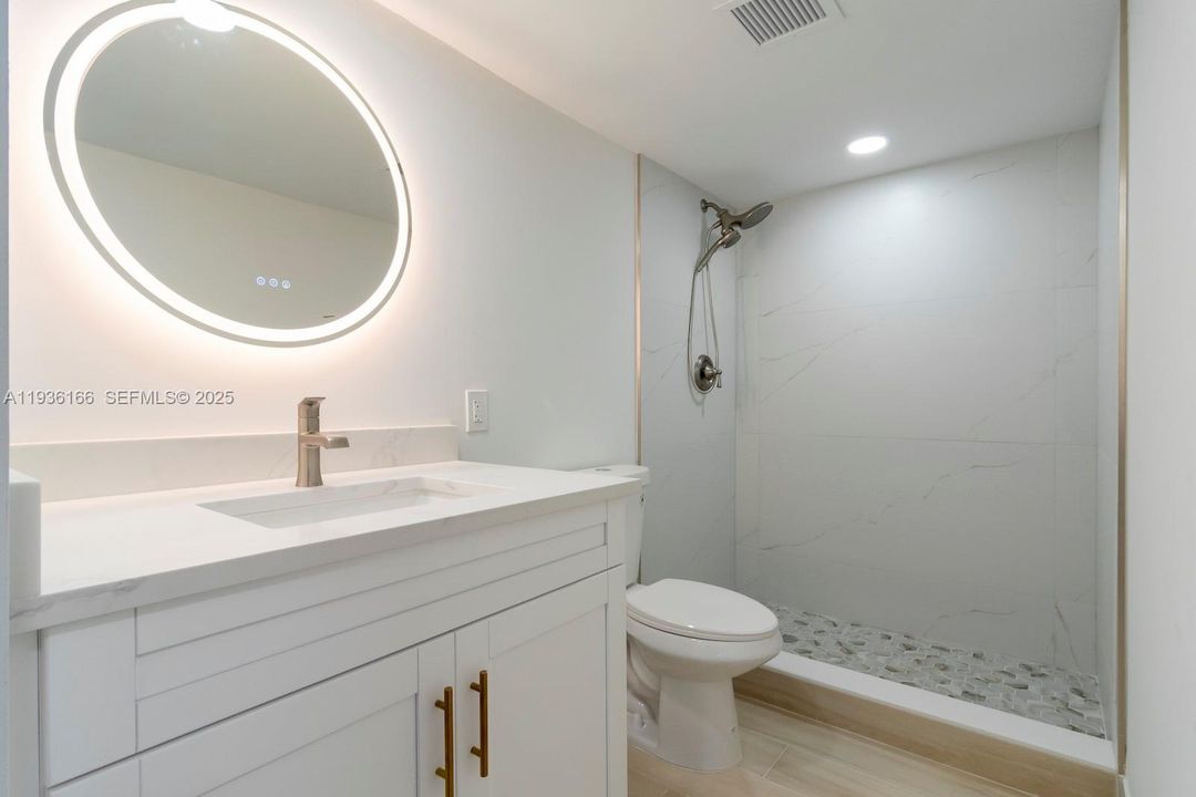 For Sale: $729,000 (2 beds, 2 baths, 1310 Square Feet)