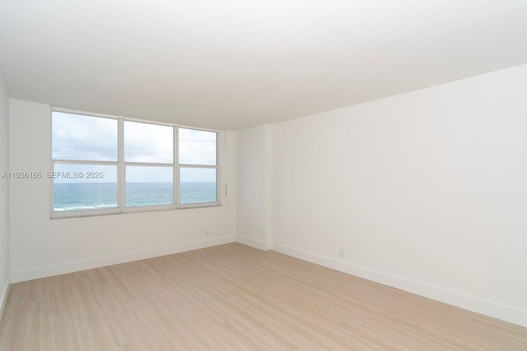 For Sale: $729,000 (2 beds, 2 baths, 1310 Square Feet)