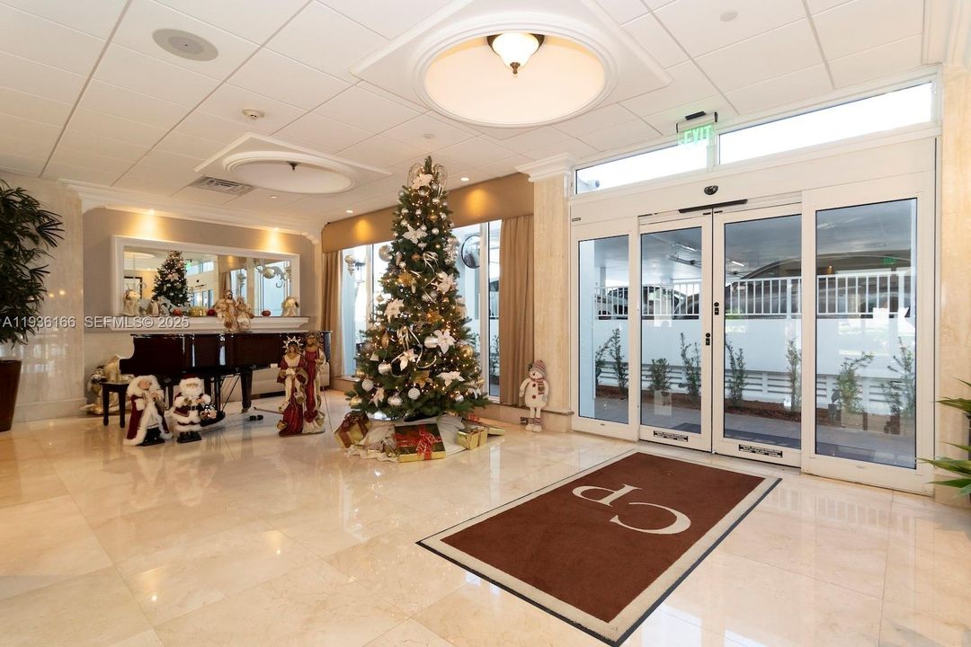 For Sale: $729,000 (2 beds, 2 baths, 1310 Square Feet)