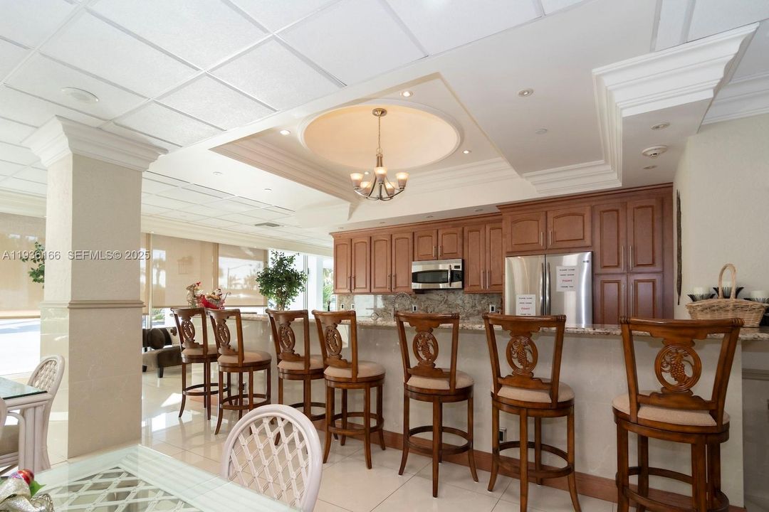 For Sale: $729,000 (2 beds, 2 baths, 1310 Square Feet)