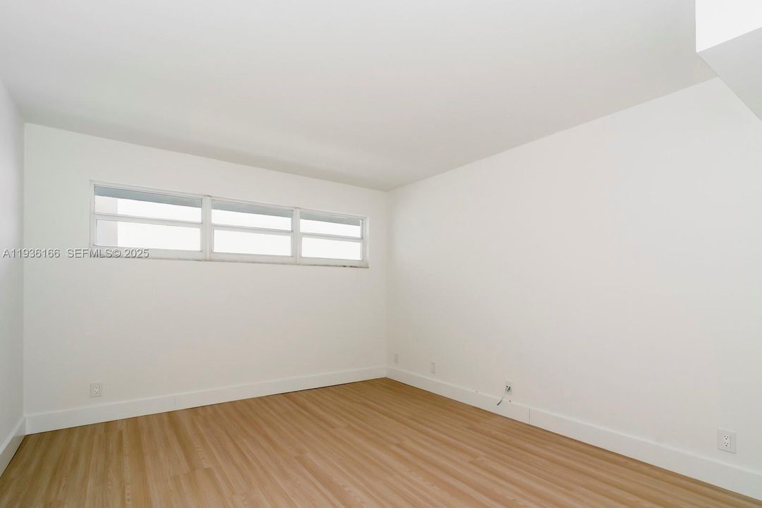 For Sale: $729,000 (2 beds, 2 baths, 1310 Square Feet)