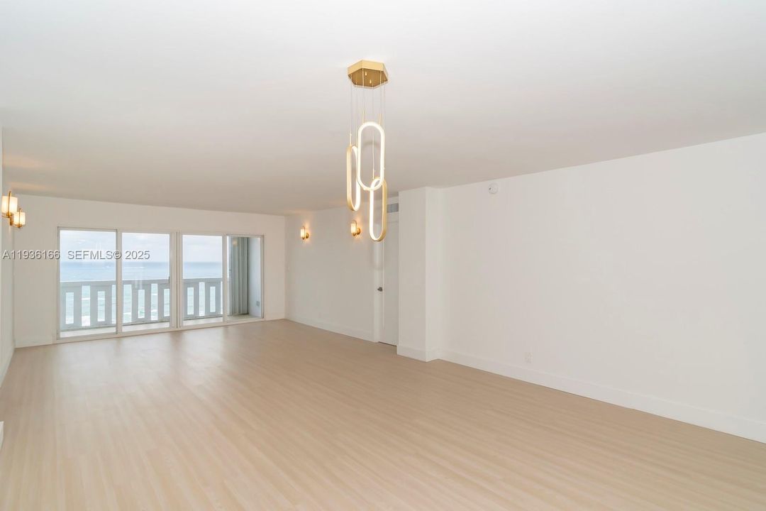 For Sale: $729,000 (2 beds, 2 baths, 1310 Square Feet)