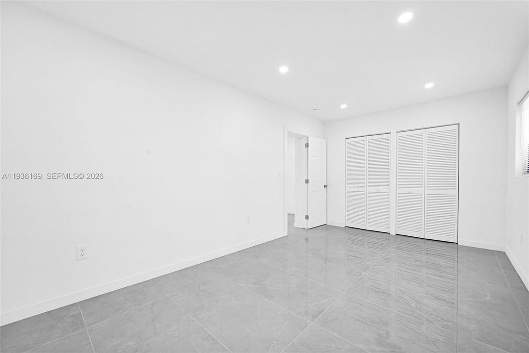 En Venta: $499,900 (3 camas, 3 baños, 1056 Pies cuadrados)