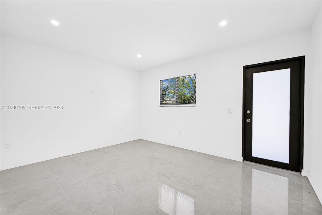 En Venta: $499,900 (3 camas, 3 baños, 1056 Pies cuadrados)