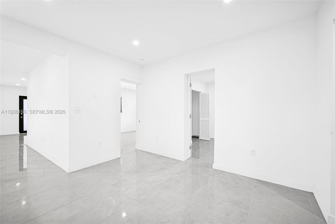 En Venta: $499,900 (3 camas, 3 baños, 1056 Pies cuadrados)